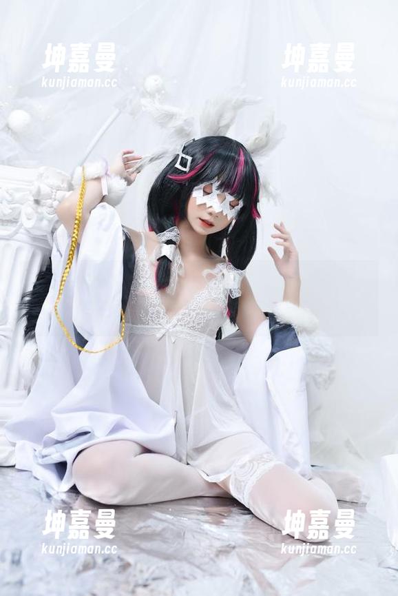 为啥我对Poppa Chan裸足的美图如此着迷？下载一组就能和平共处！